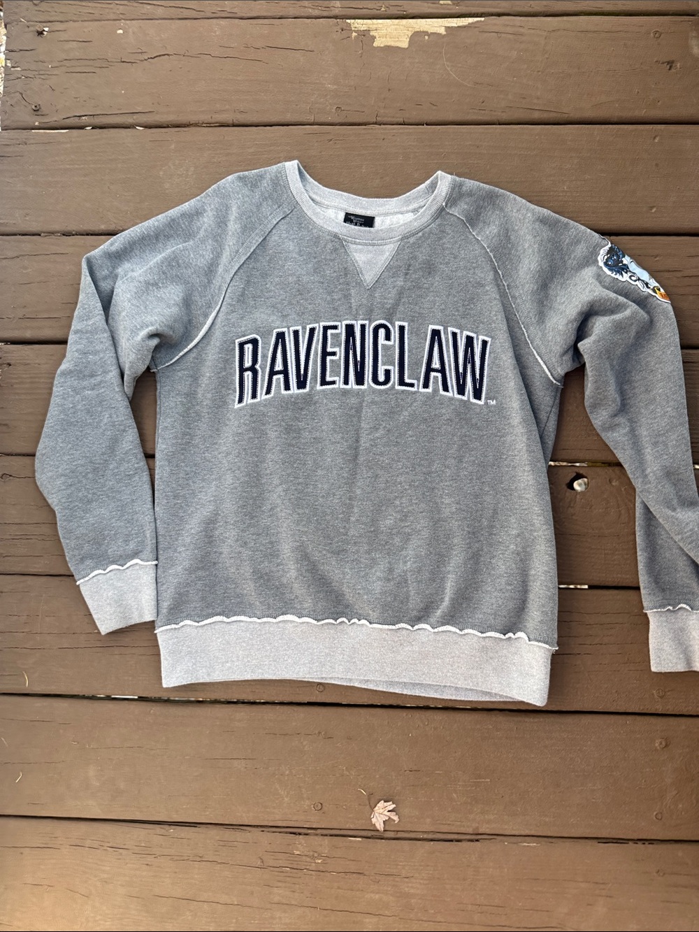 Ravenclaw Gray Crewneck Sweatshirt - Collegiate Pullover size Medium